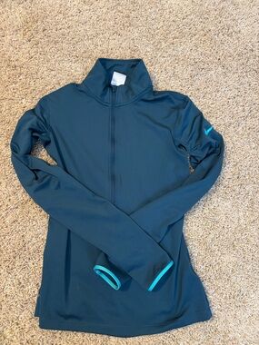 Vintage Nike pullover 1/2 zip, good condition!